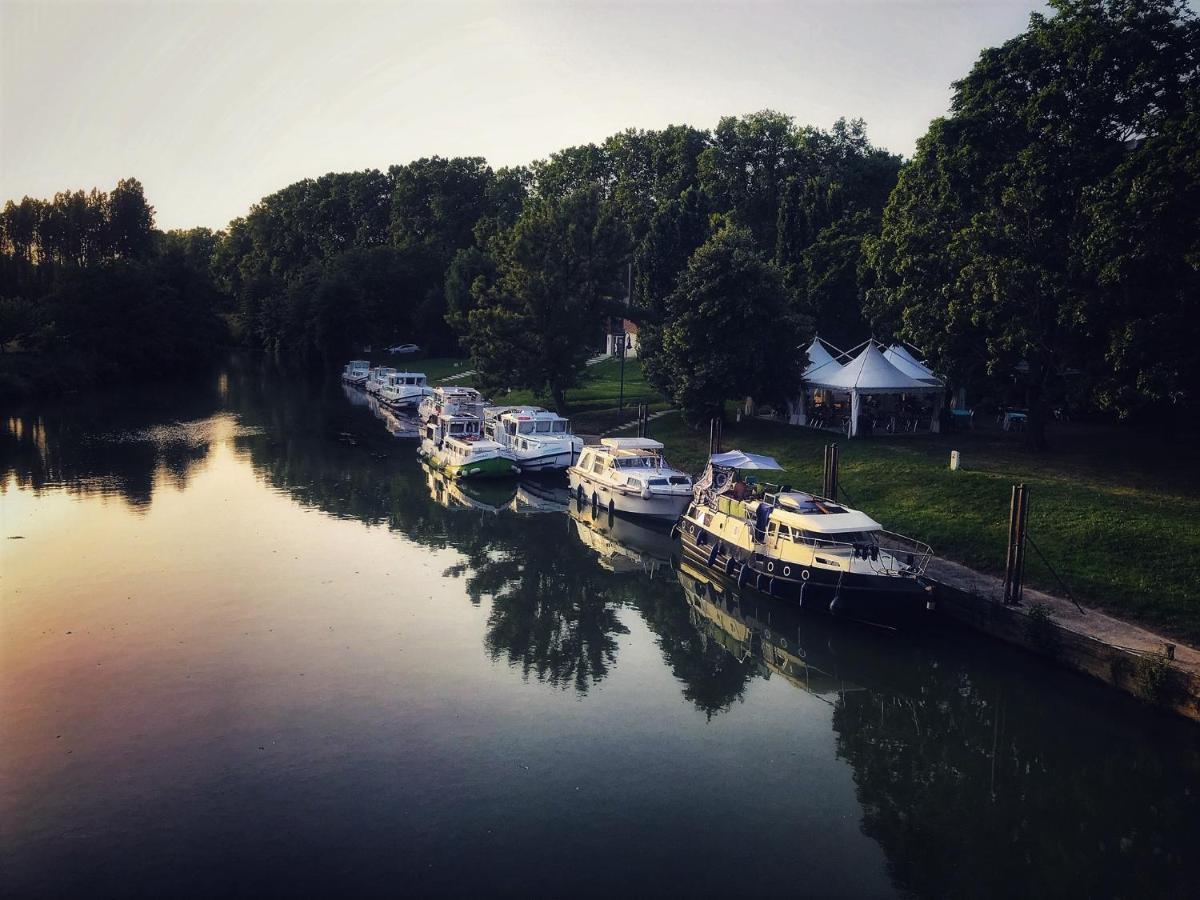 Le Petit Cochon Bed & Breakfast Valence-sur-Baïse Dış mekan fotoğraf